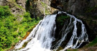 Derebağ Şelalesi Tabiat Parkı